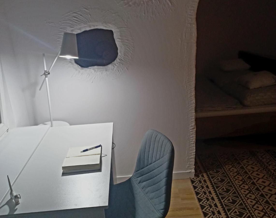 Nice Apartament With Small Tub ワルシャワ エクステリア 写真