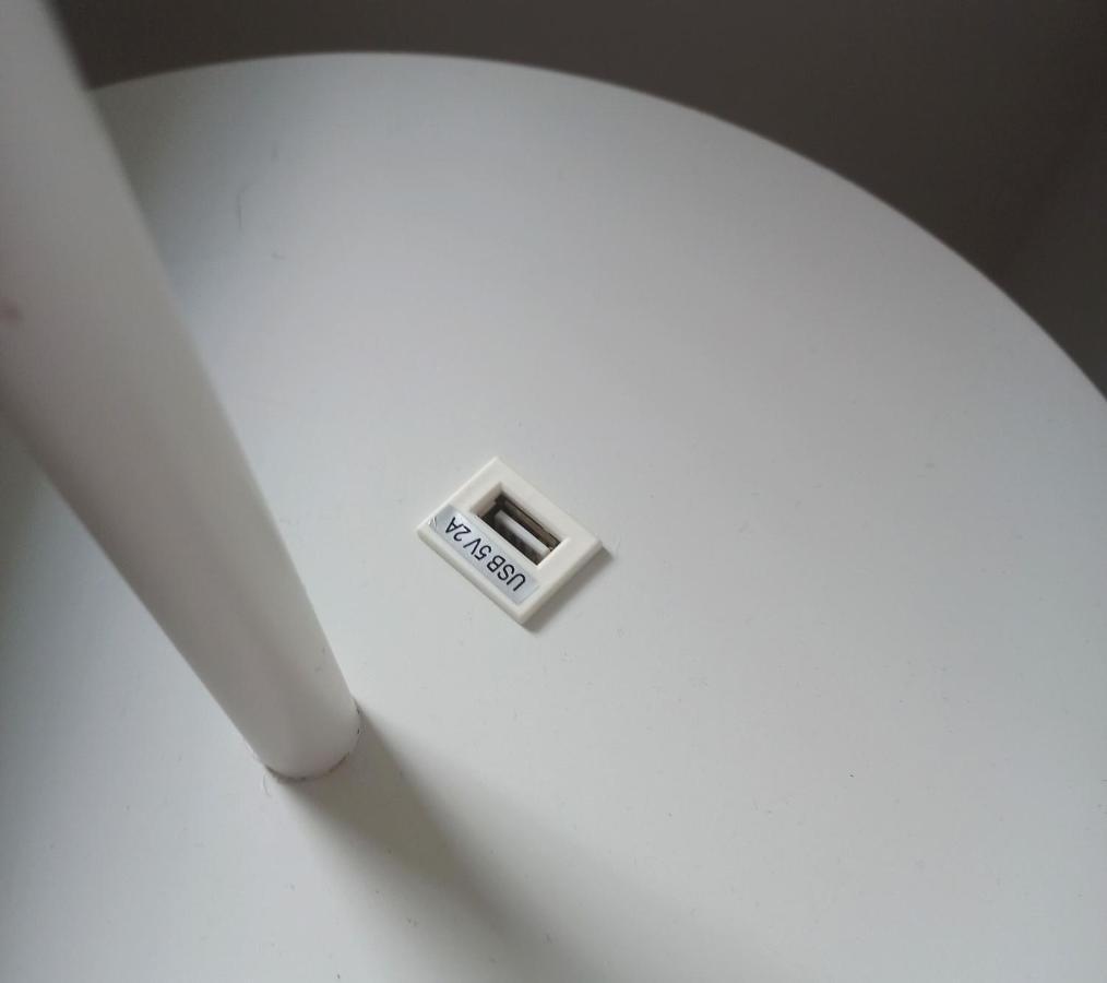 Nice Apartament With Small Tub ワルシャワ エクステリア 写真