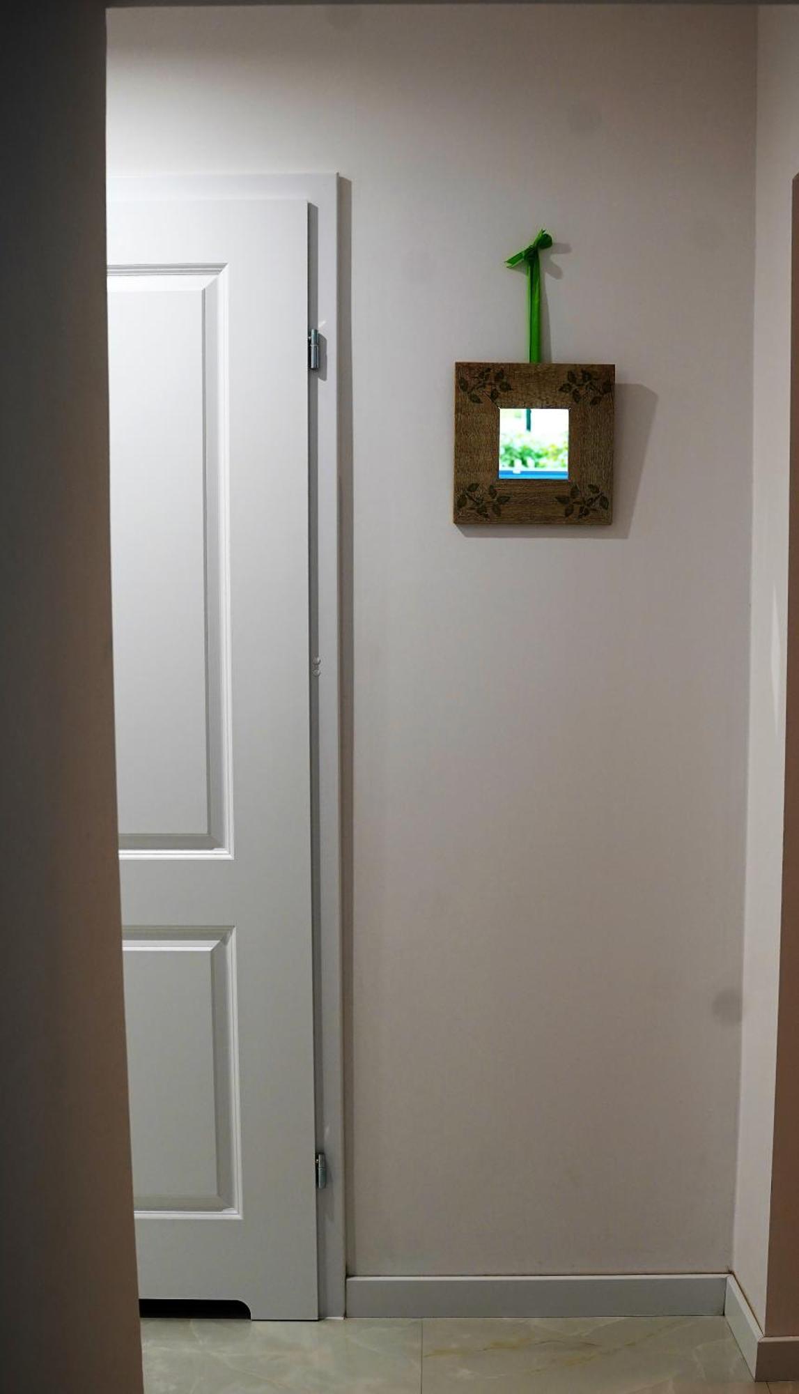 Nice Apartament With Small Tub ワルシャワ エクステリア 写真