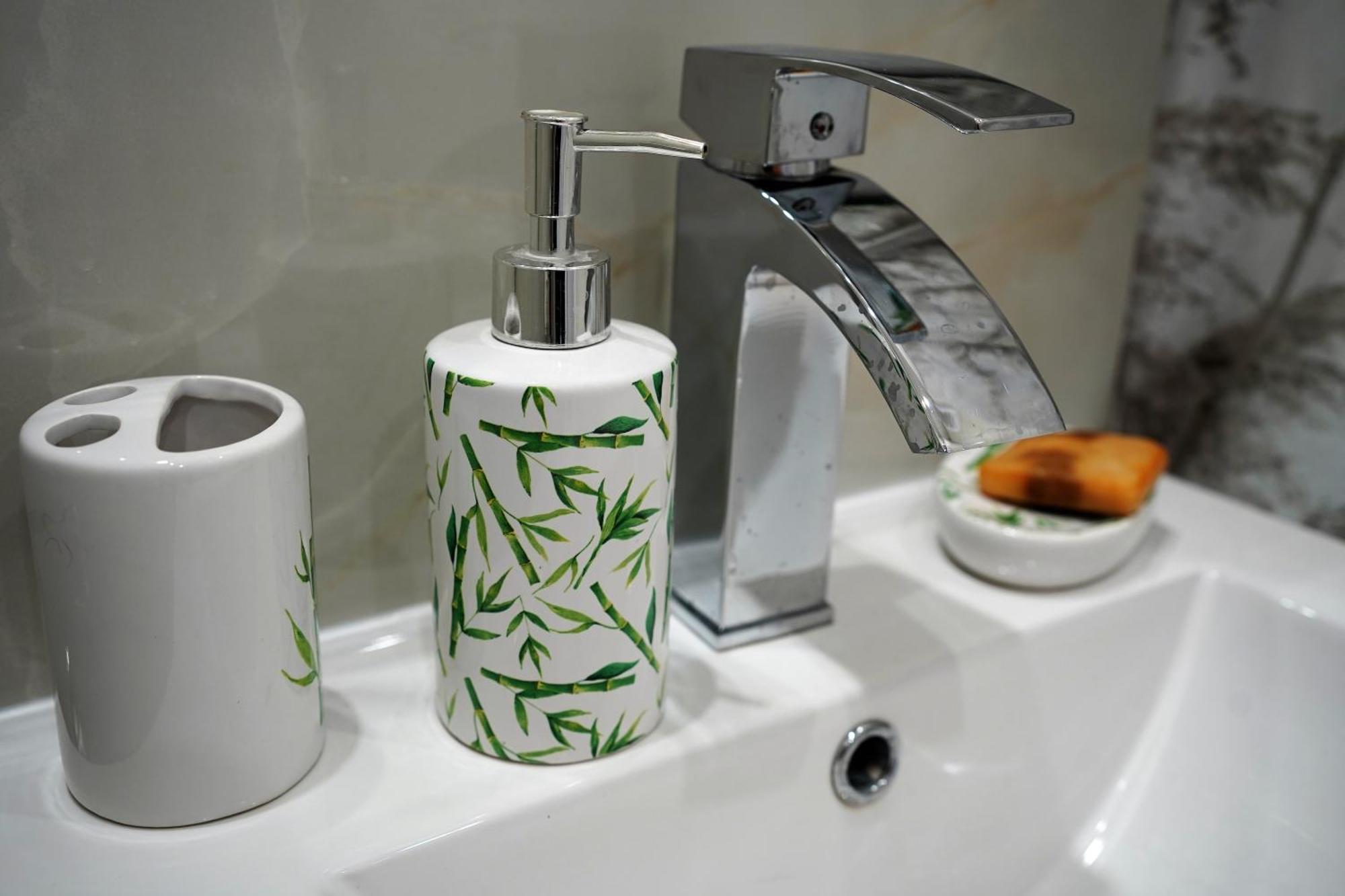 Nice Apartament With Small Tub ワルシャワ エクステリア 写真