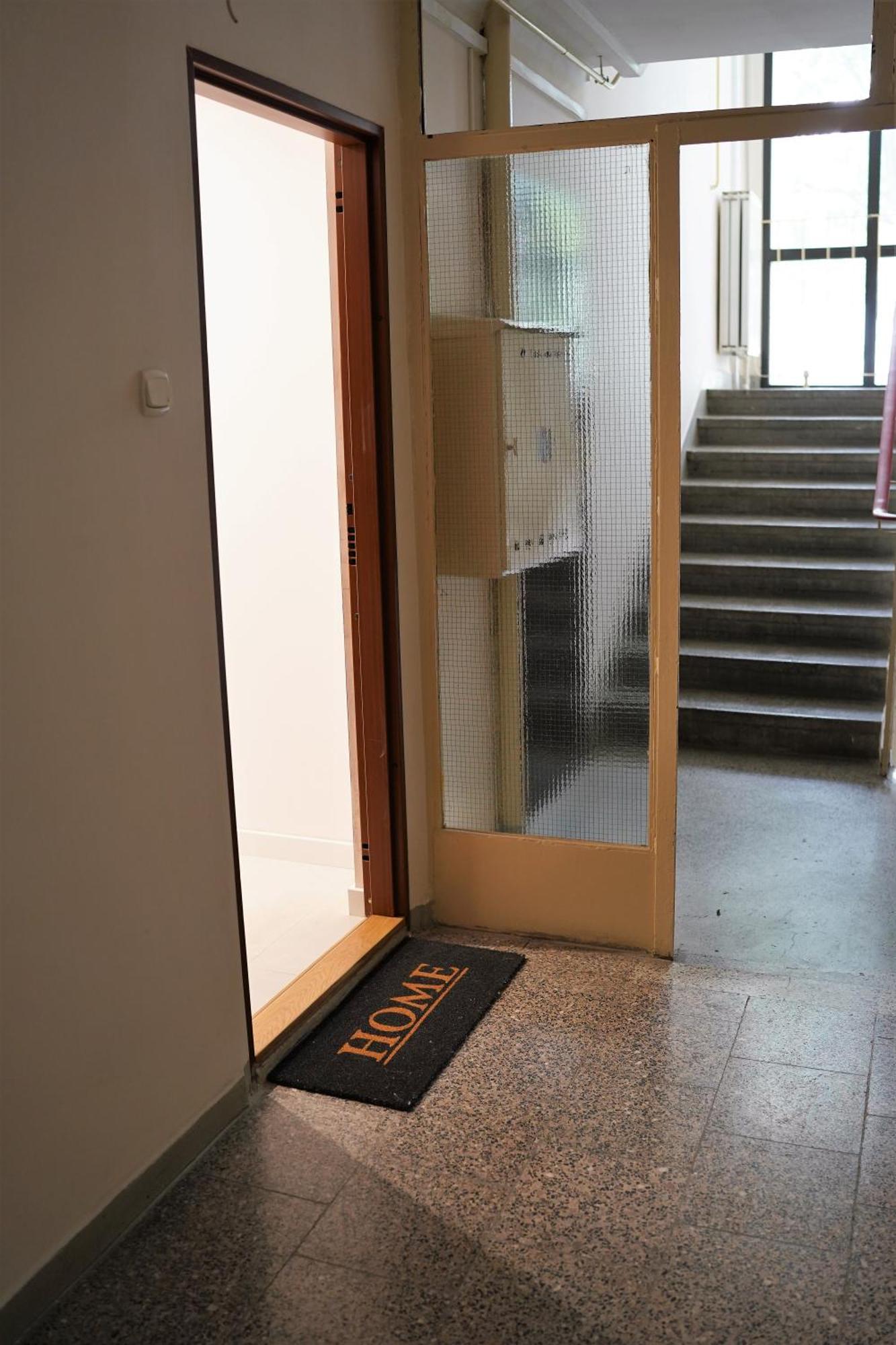 Nice Apartament With Small Tub ワルシャワ エクステリア 写真